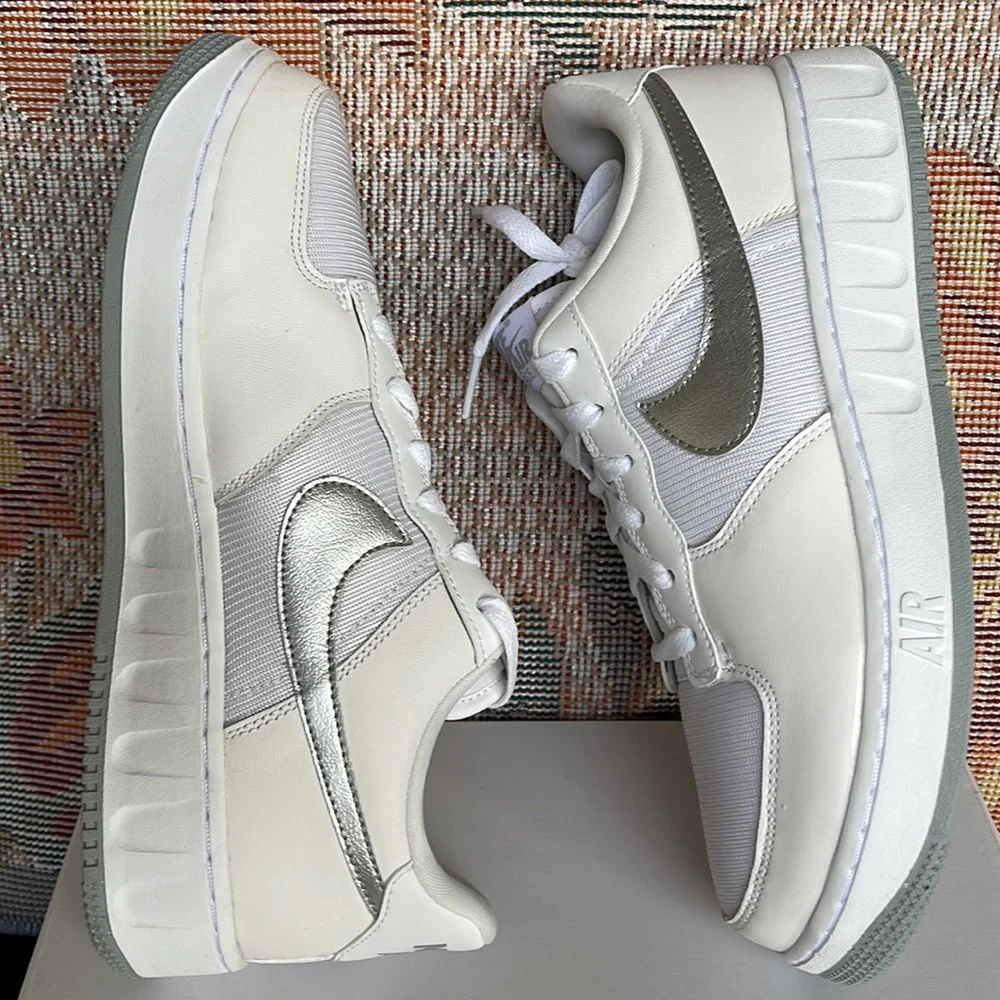 NIKE WMNS AIR FORCE 1 UNITY DQ6029 102 
WHITE/WOLF GREY-PURE PLATINUM PLATFORMS - Picture 12 of 16